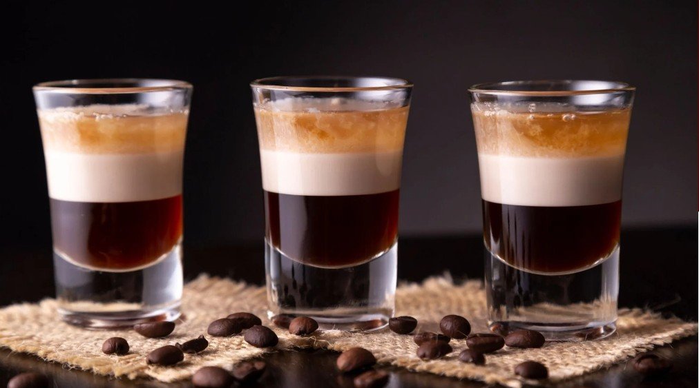 kahlua and b-52 shot kahlua and b-52 shot